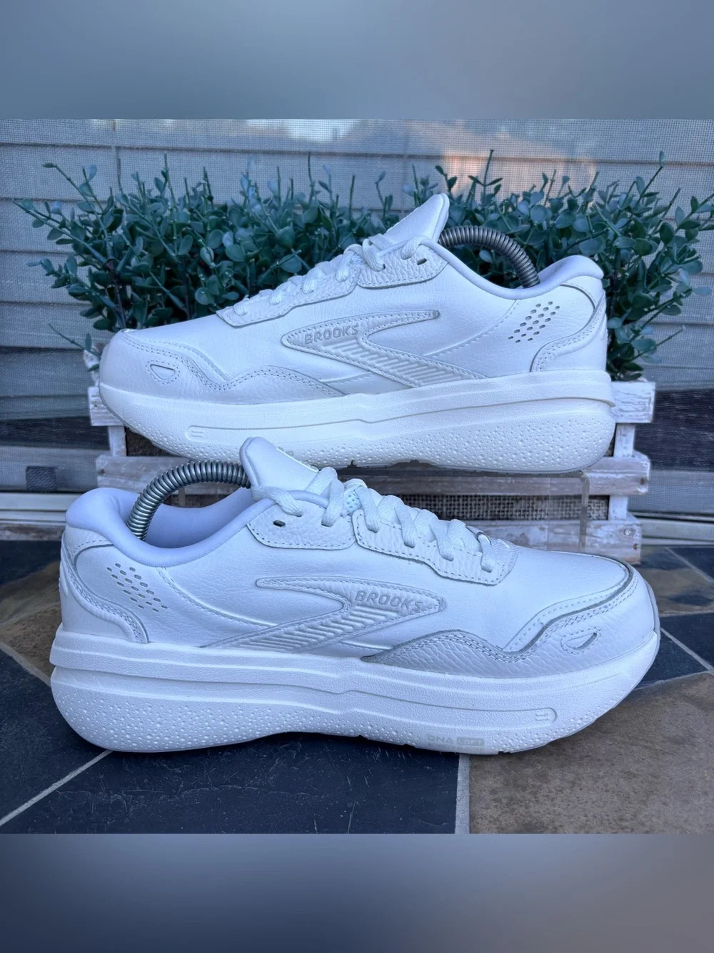 Brooks Ghost Max L White Leather Running Shoes Women’s 9.5 - Picture 6 of 11